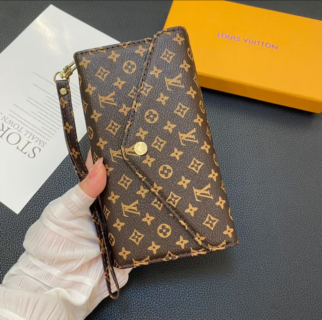 Universal luxury envelope