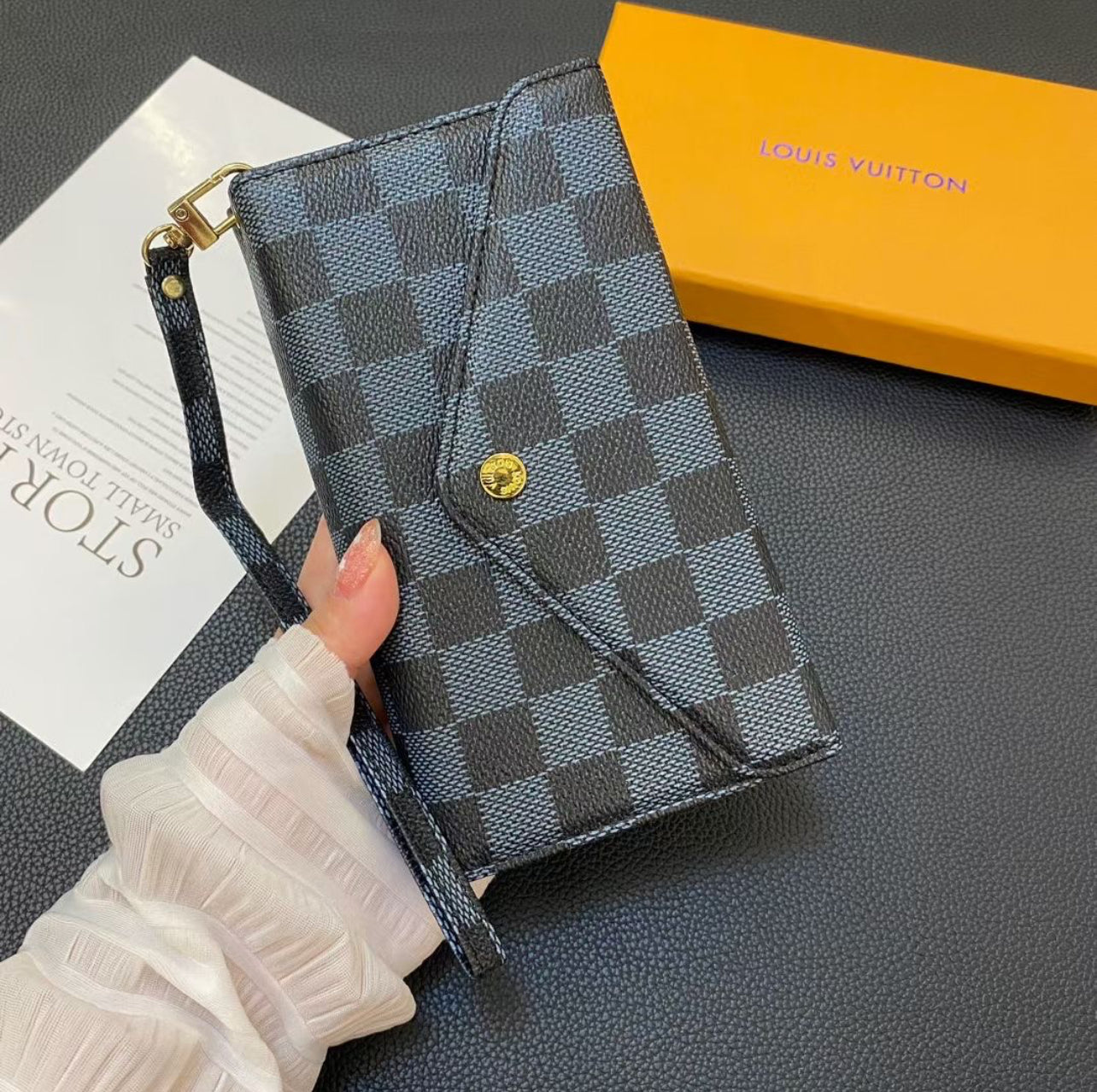Universal luxury envelope