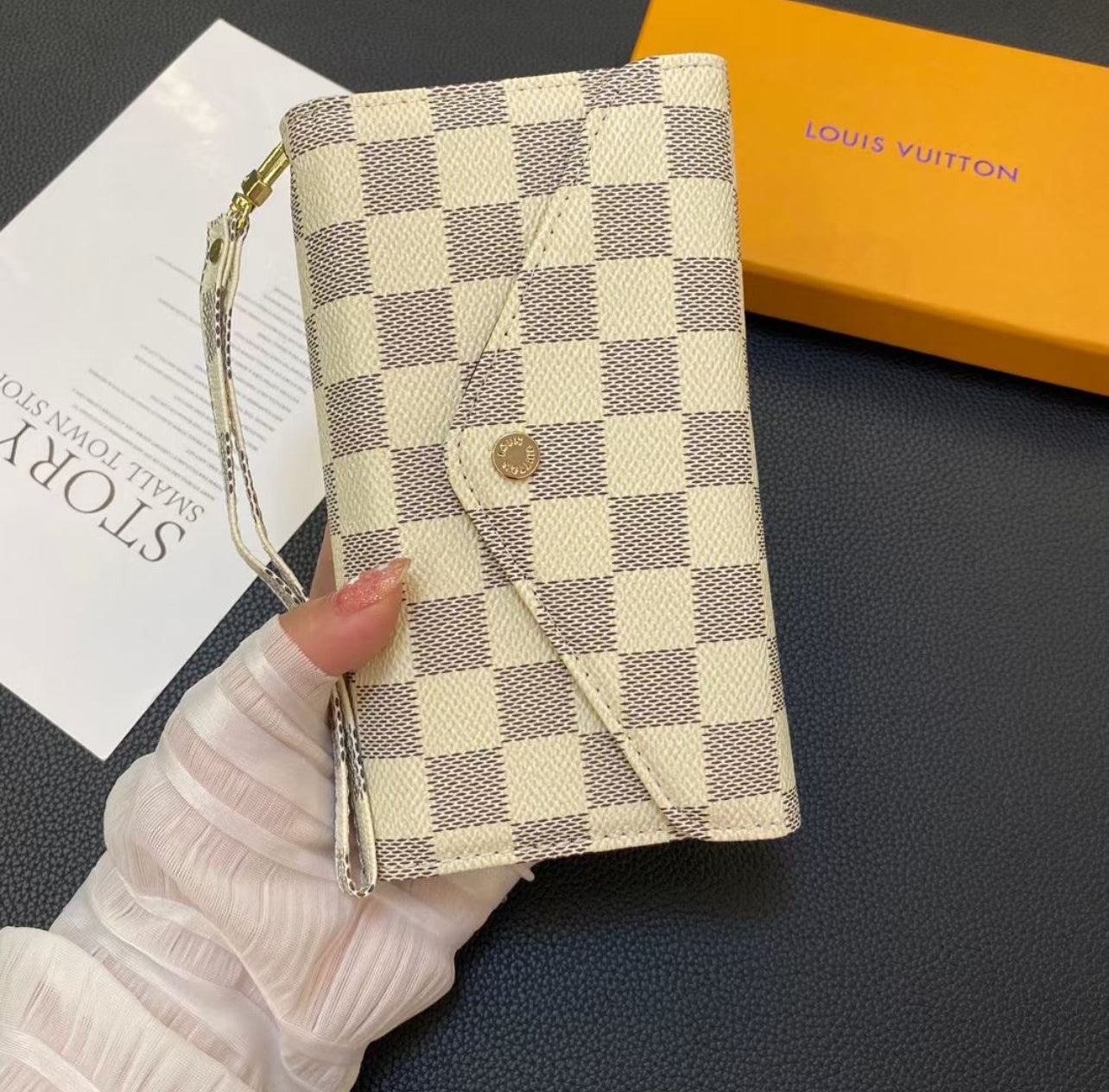 Universal luxury envelope