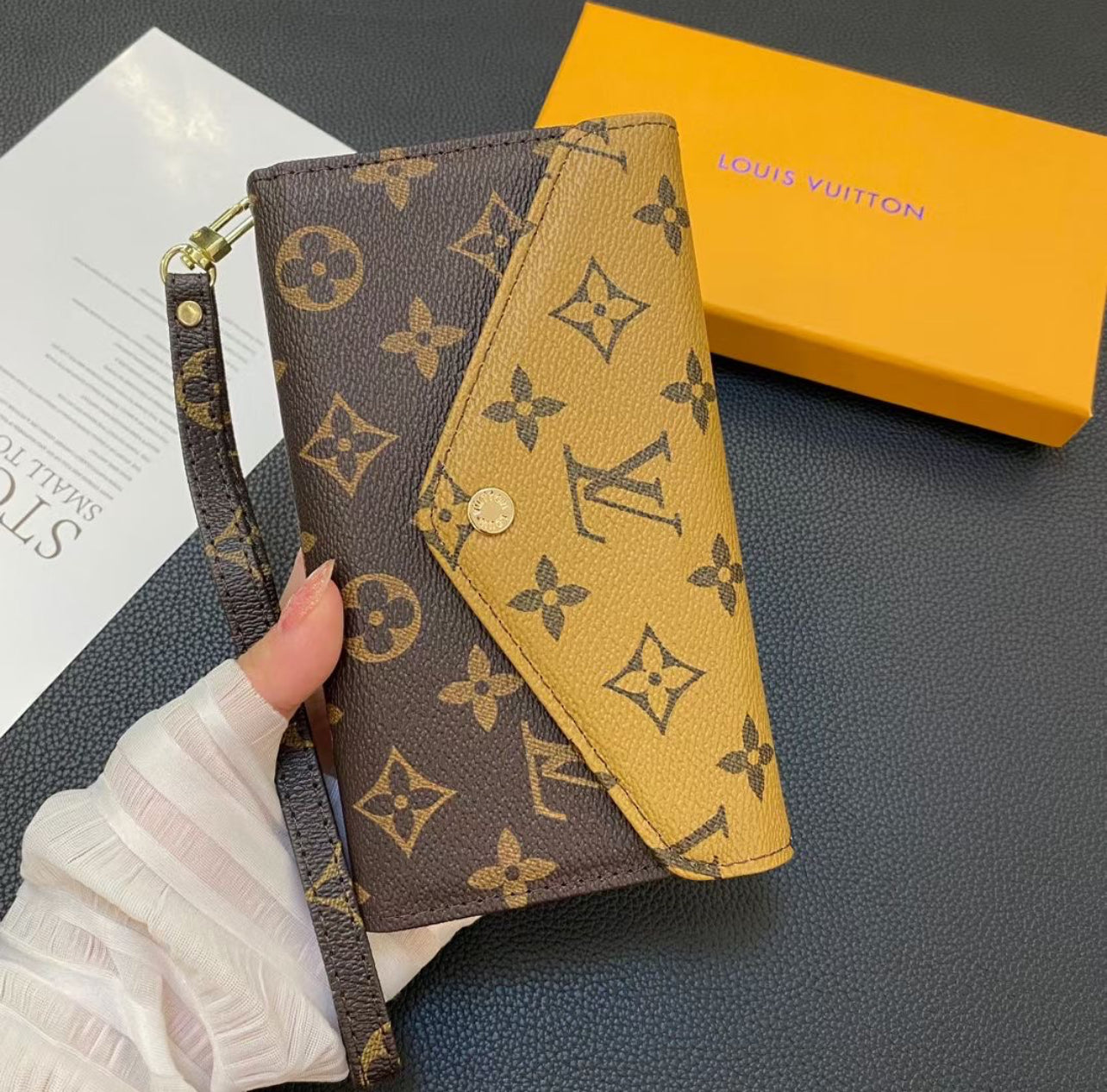 Universal luxury envelope