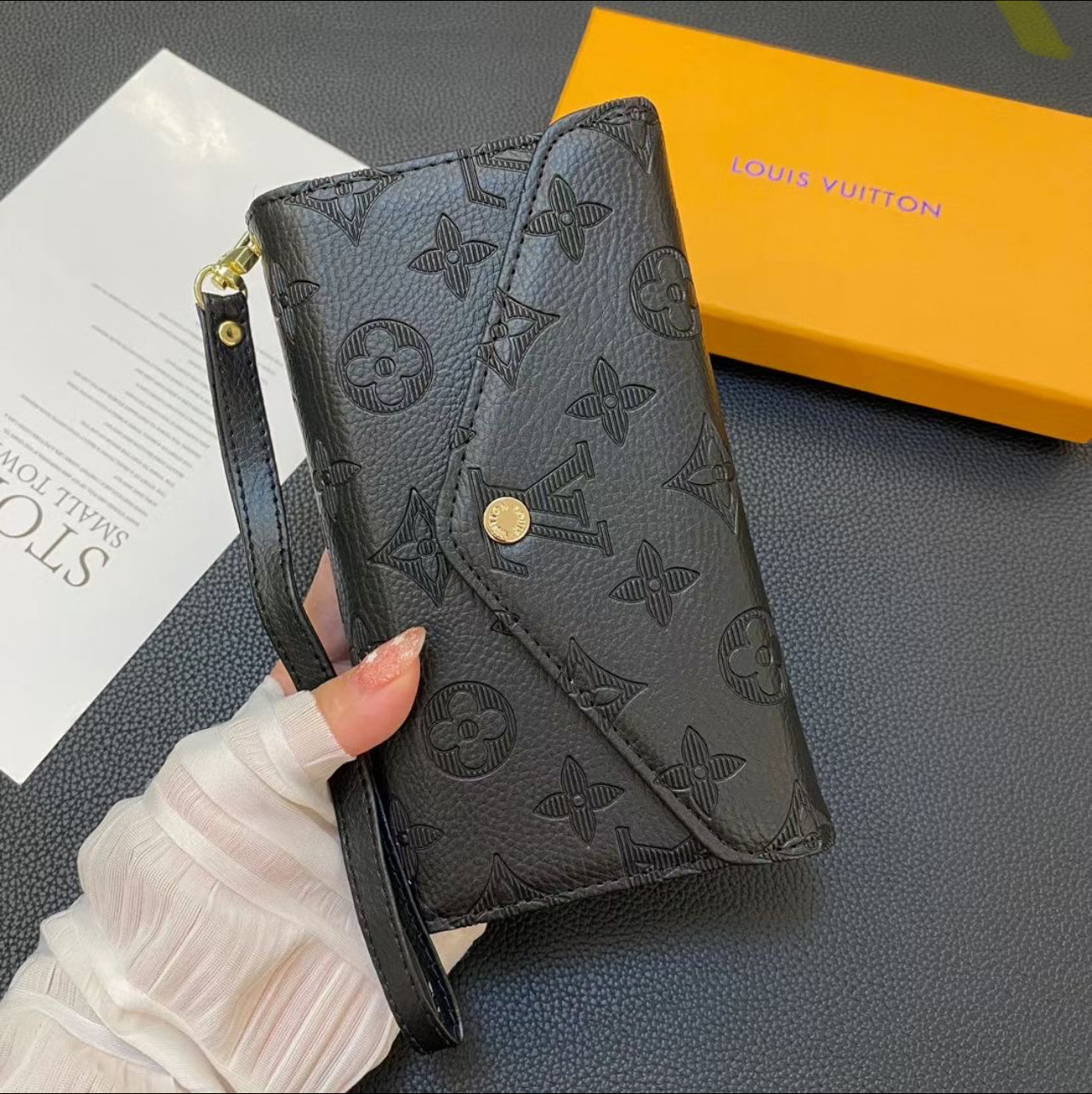 Universal luxury envelope