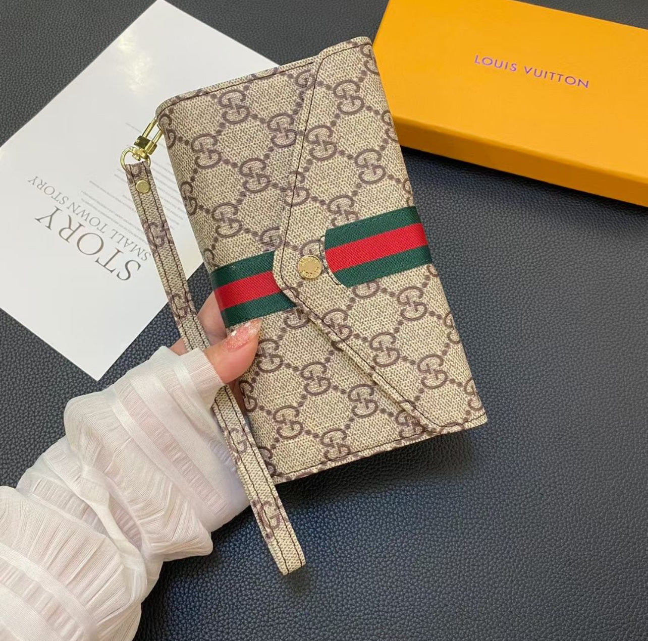 Universal luxury envelope