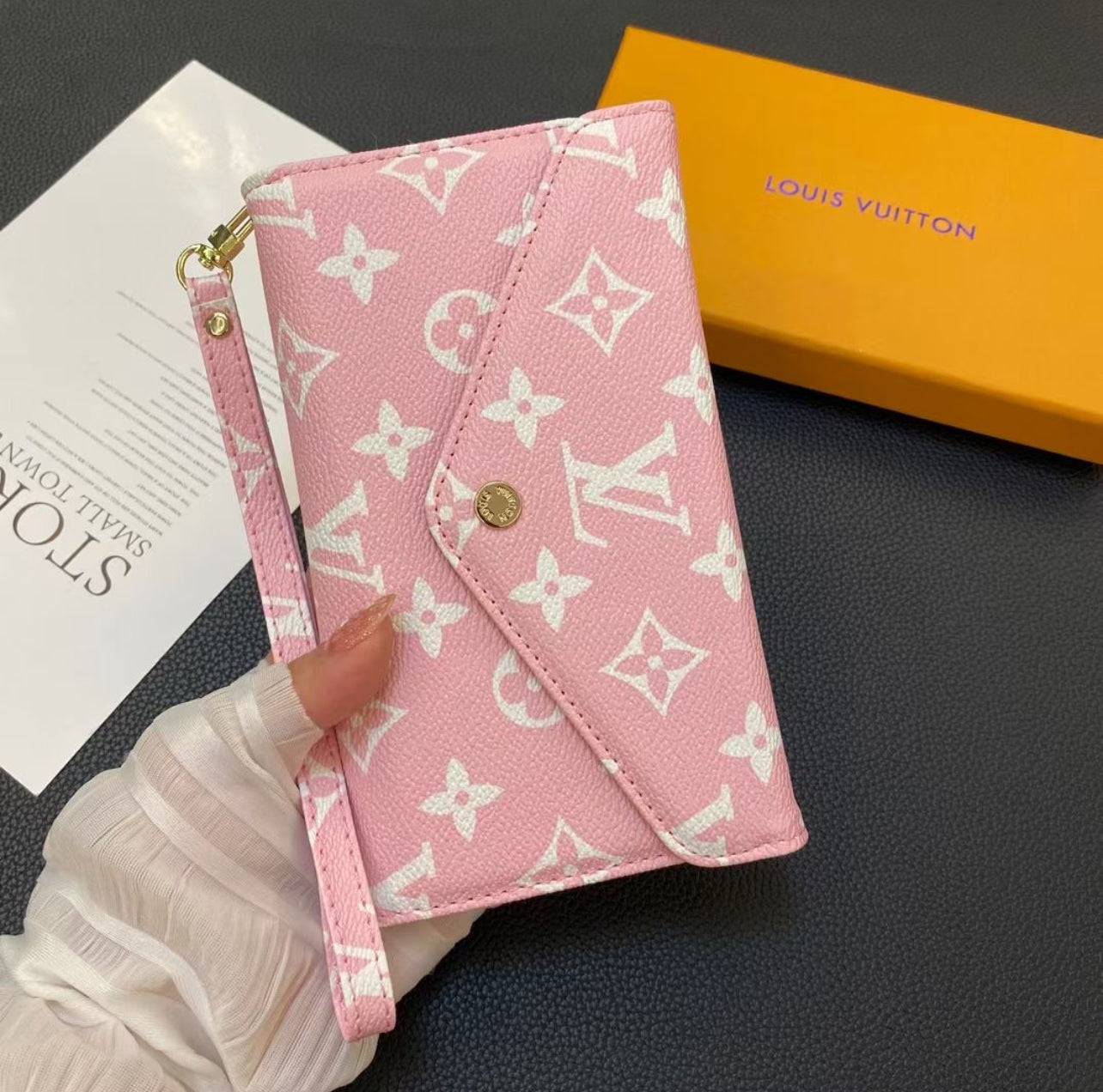 Universal luxury envelope