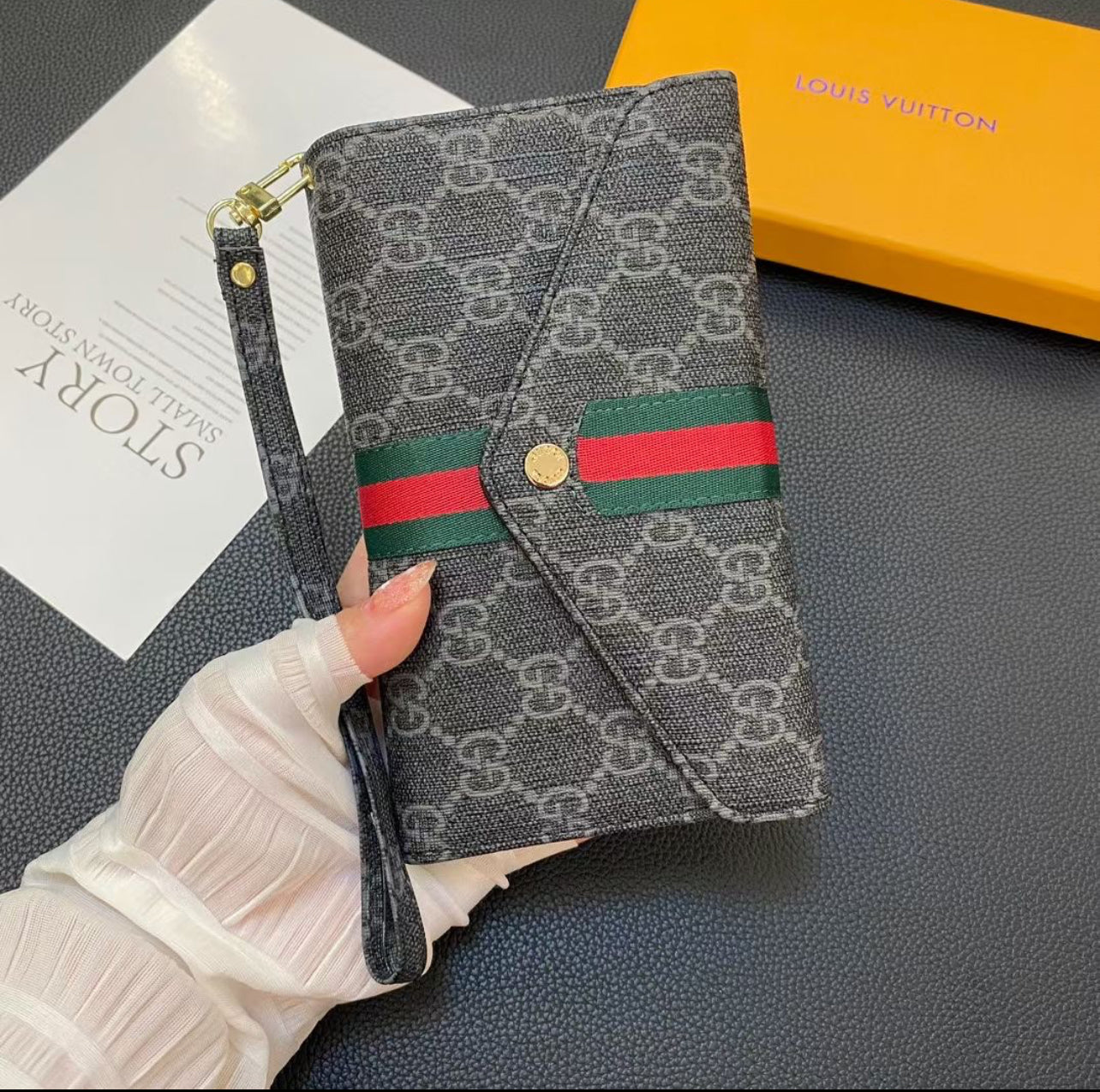 Universal luxury envelope
