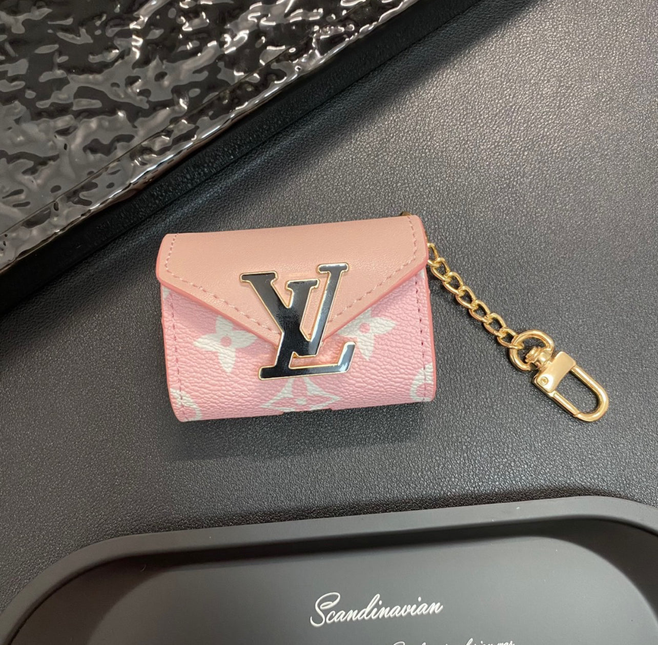 Lavish airpod case