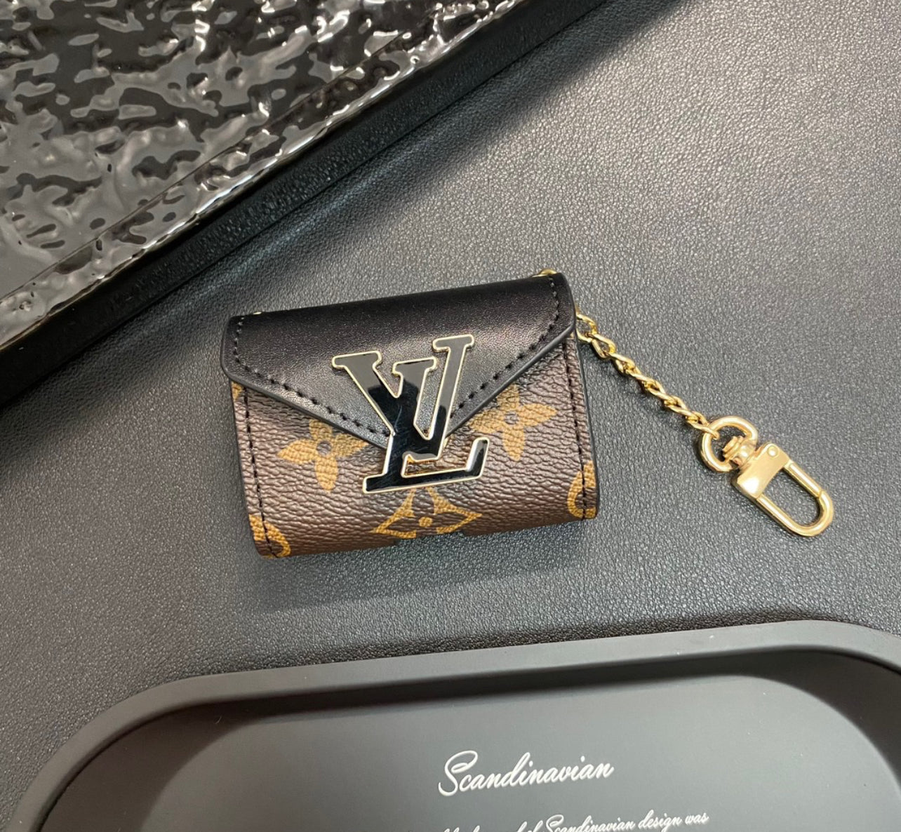 Lavish airpod case
